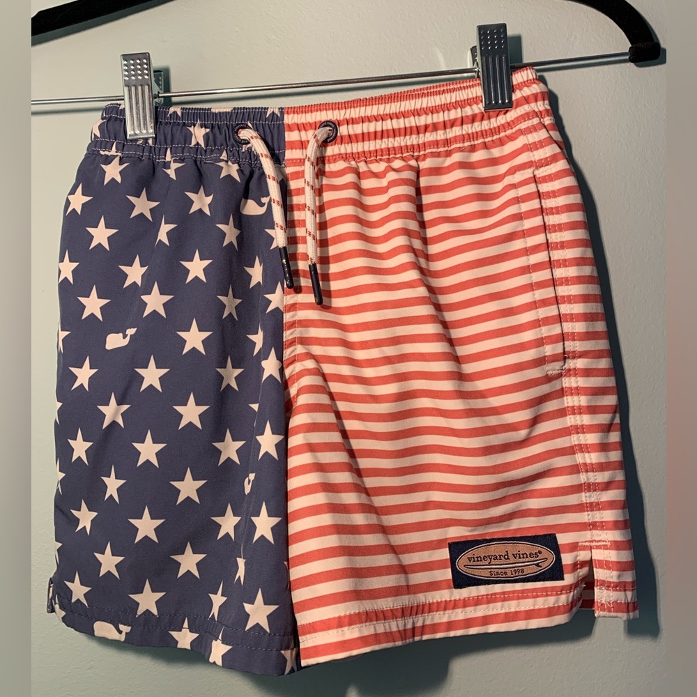 Vineyard Vines boys bathing suit size 5